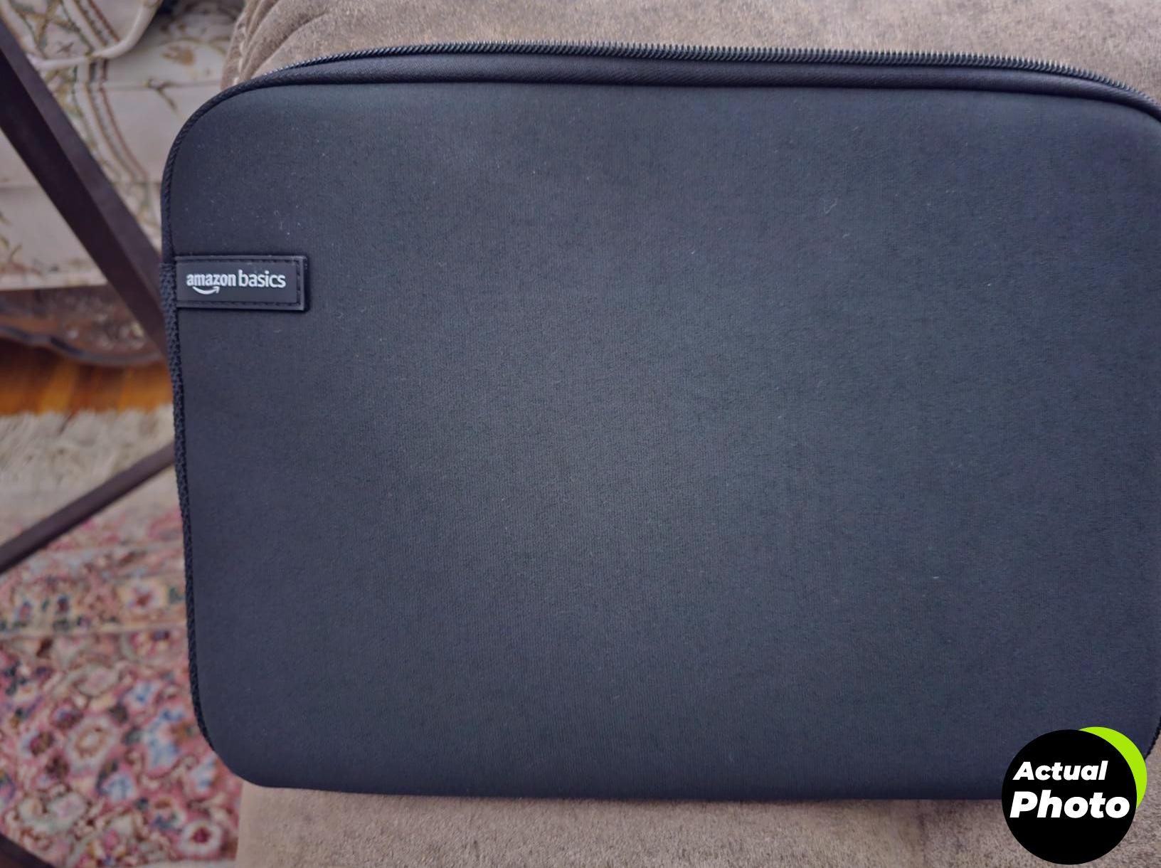amazon-basics-17-3-laptop-sleeve-black-foto-1