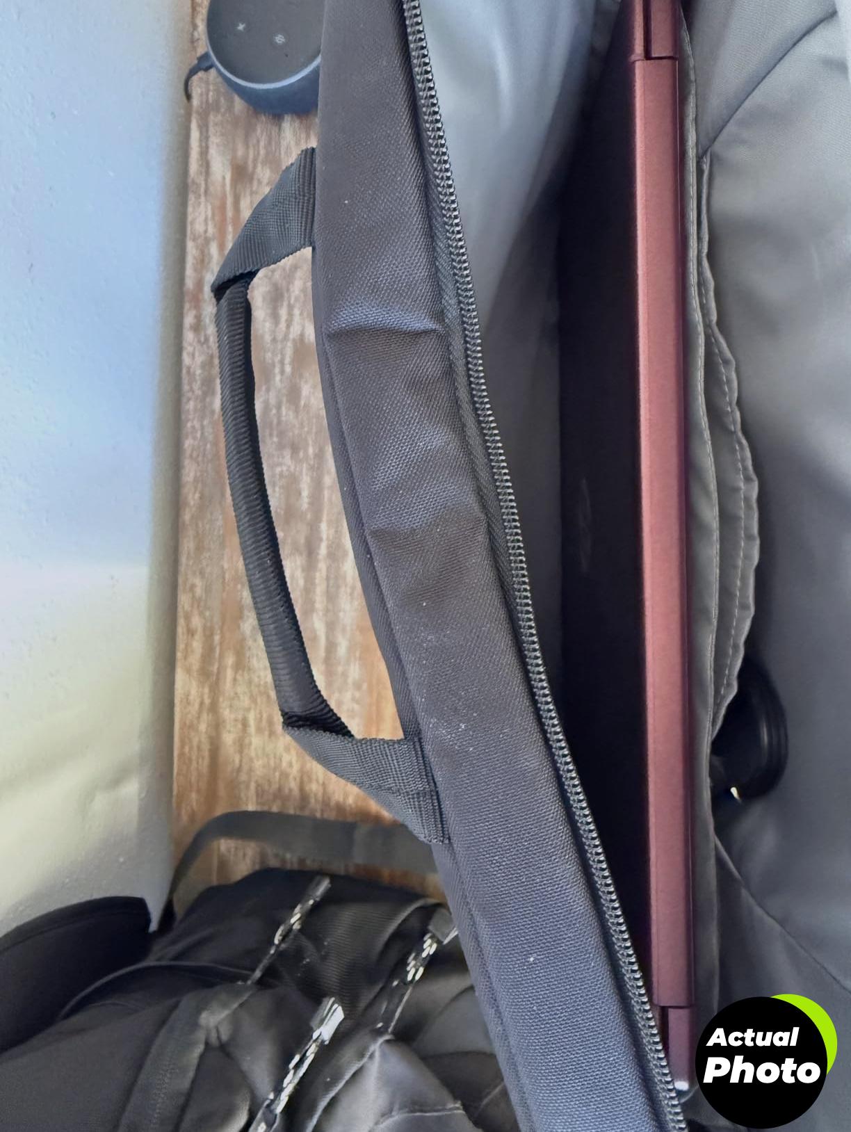 amazon-basics-laptop-tablet-bag-foto-1