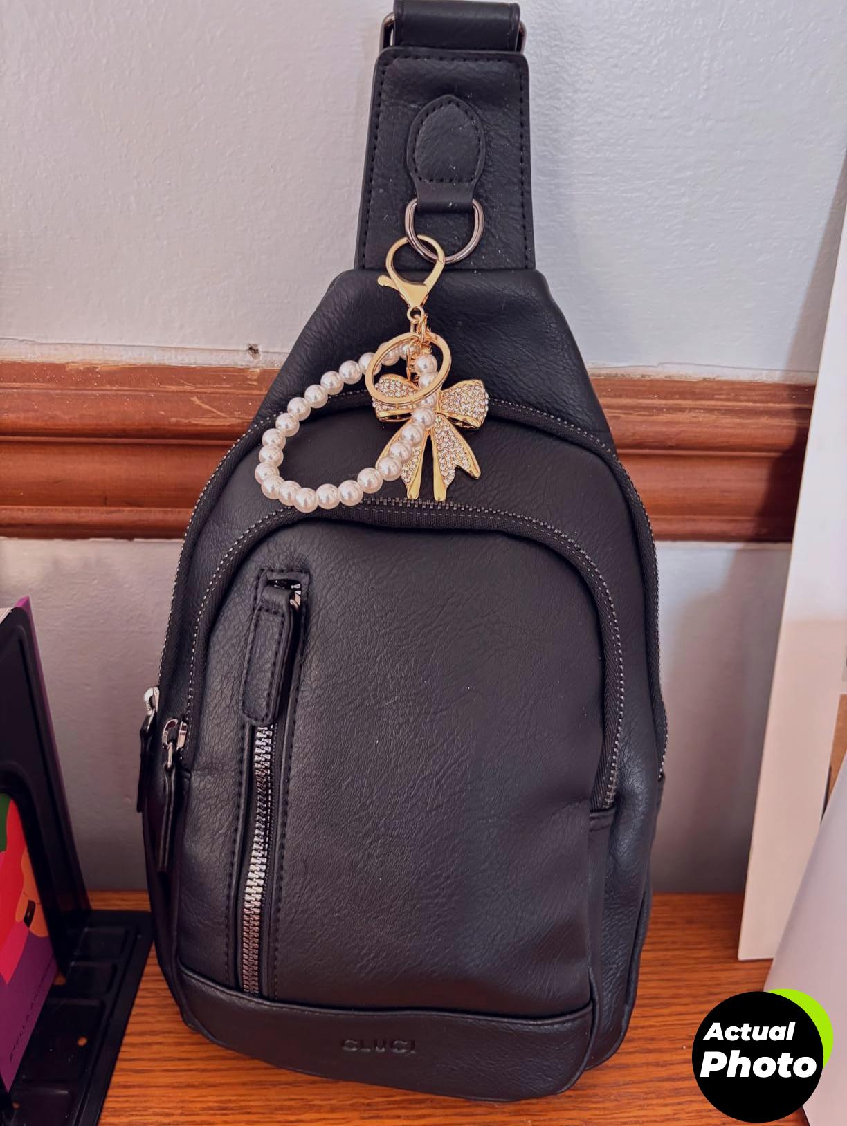 cluci-leather-crossbody-bag-unique-foto-2