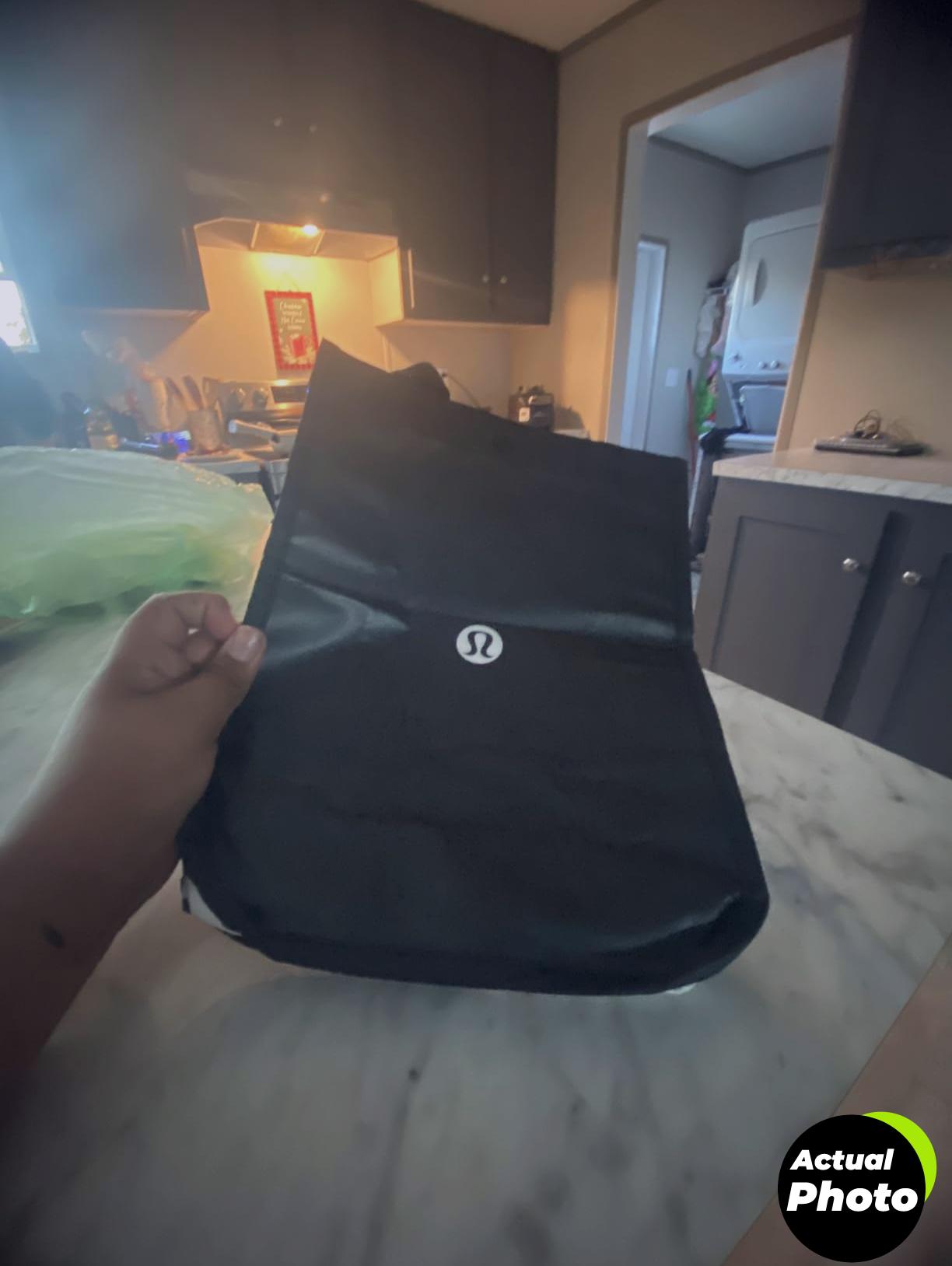 lululemon-tote-bag-holiday-special-foto-1